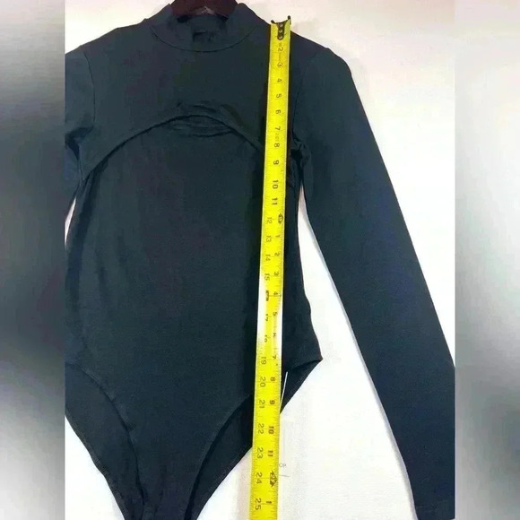 NEW Mango Pop mock neck long sleeve bodysuit size small black cut out chest - Picture 4 of 9